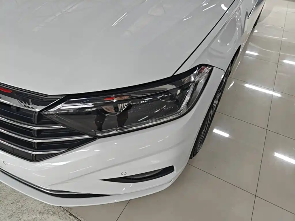 Фото 24 - Volkswagen Sagitar