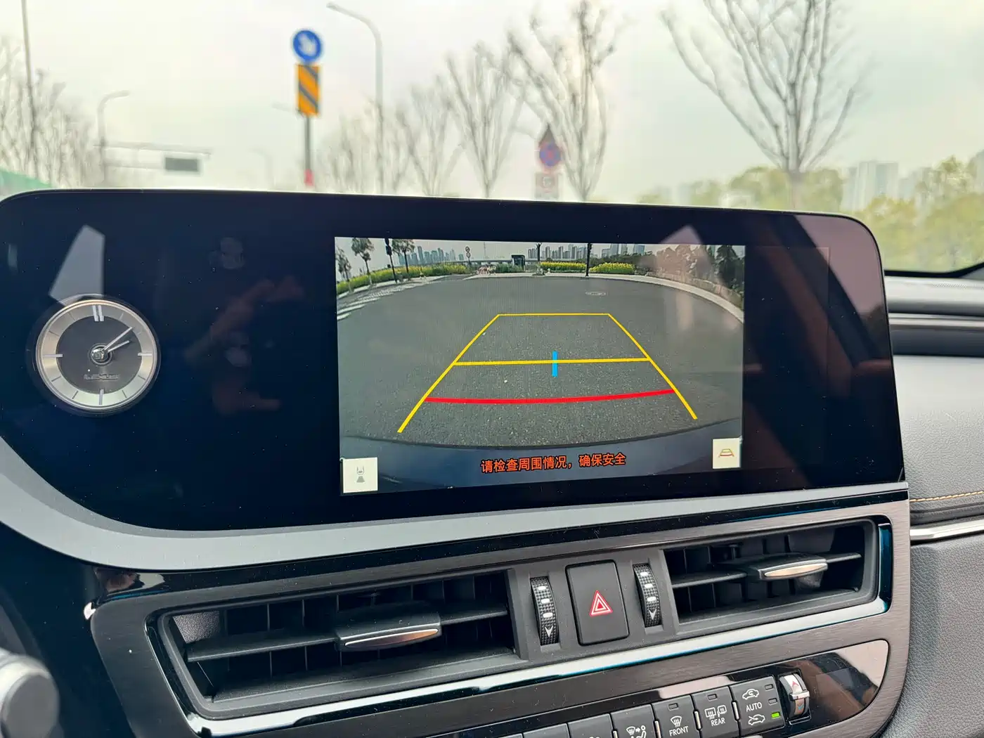 Lexus ES 2023 200 Excellence Edition фото 24
