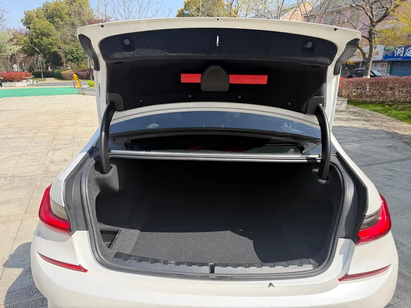 BMW 3 Series 2021 320Li M Sport Package фото 12