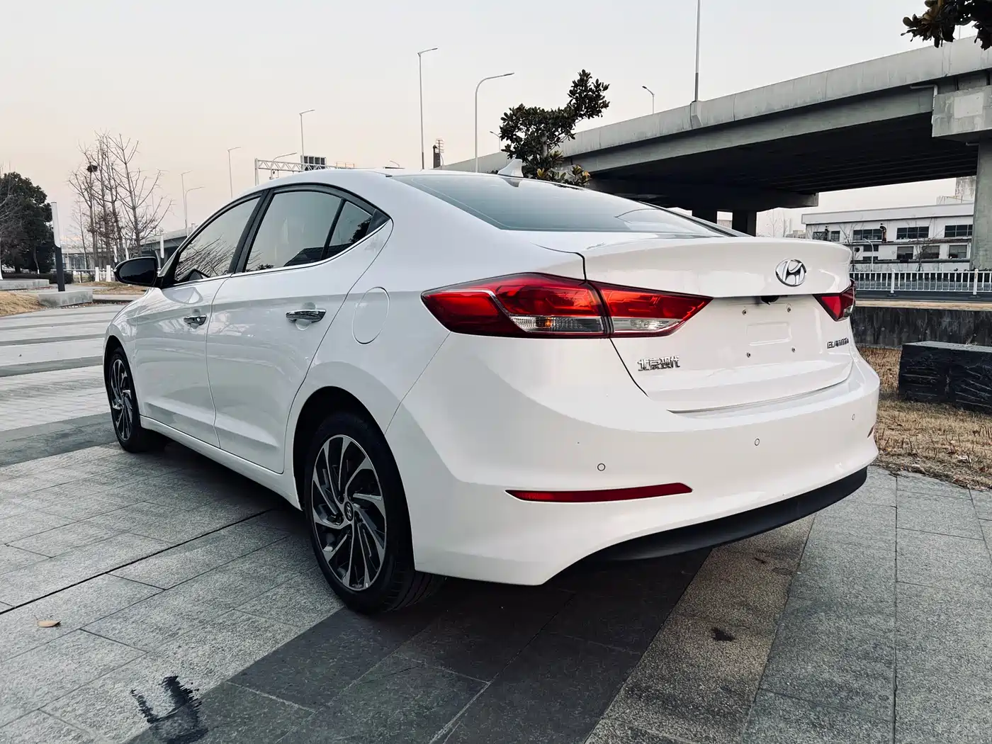 Hyundai Elantra 2019 1.5L CVT Smart Elite фото 10