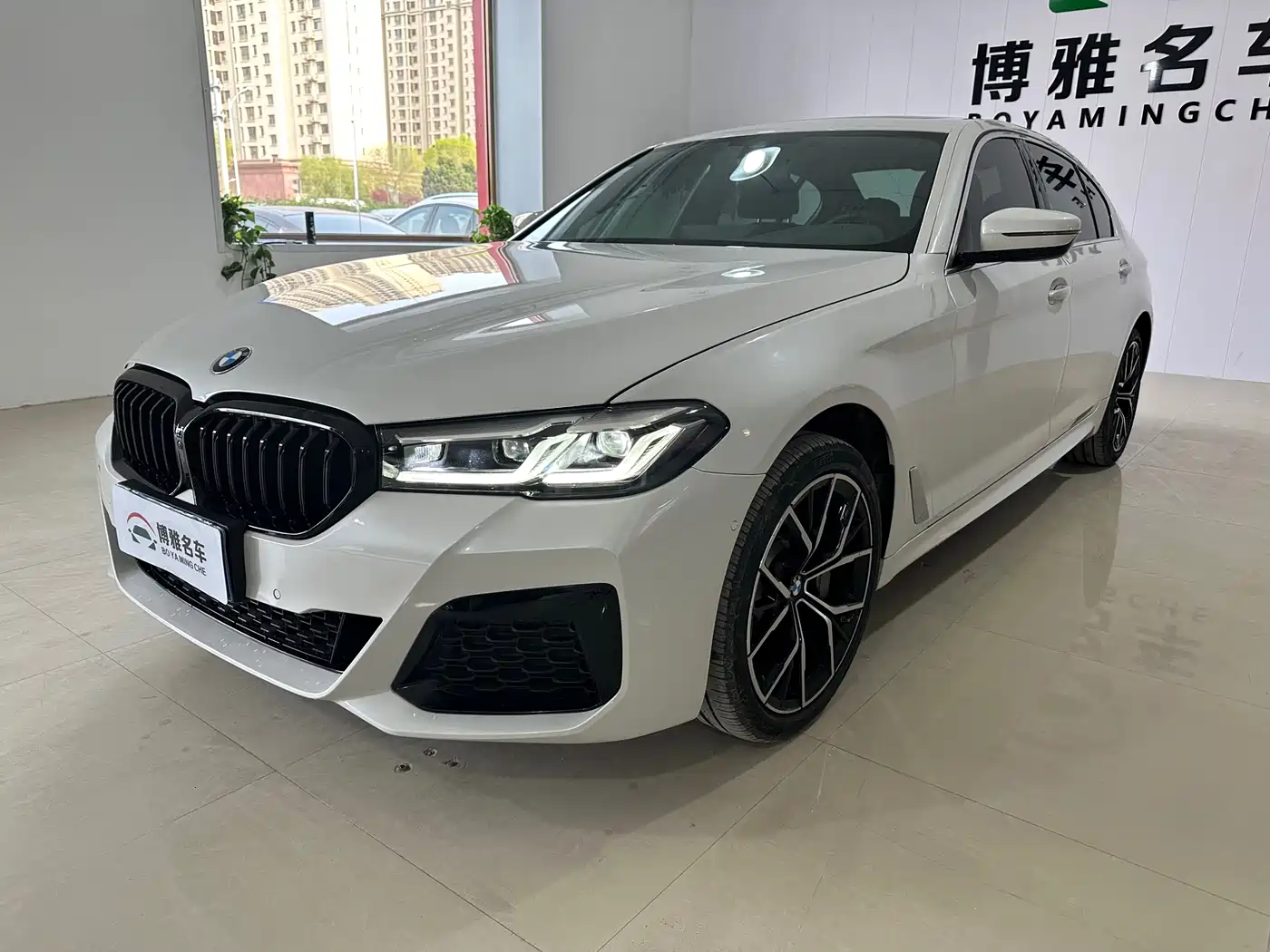 BMW 5 Series 2023 530Li Leading M Sport Package фото 3