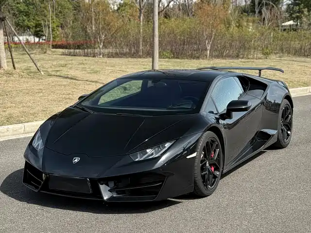 LAMBORGHINI HURACÁN