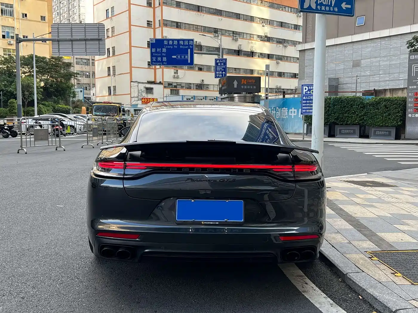 PORSCHE PANAMERA