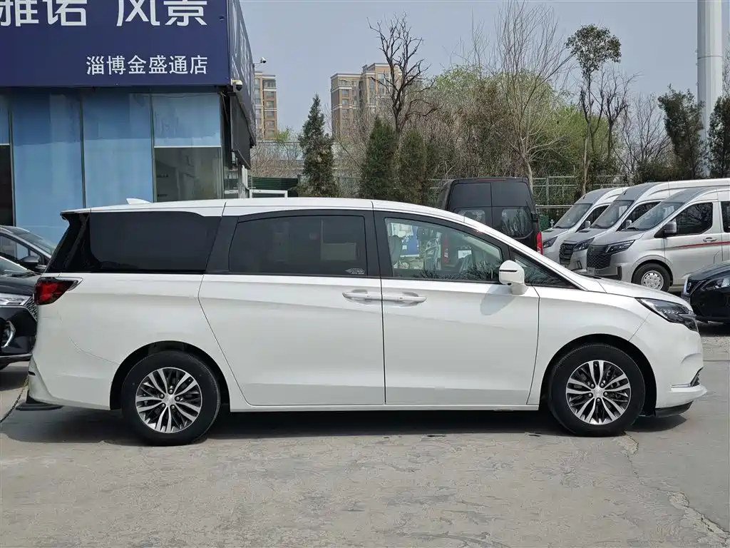 Buick GL8 2021 ES Landlord 653T Comfort фото 4