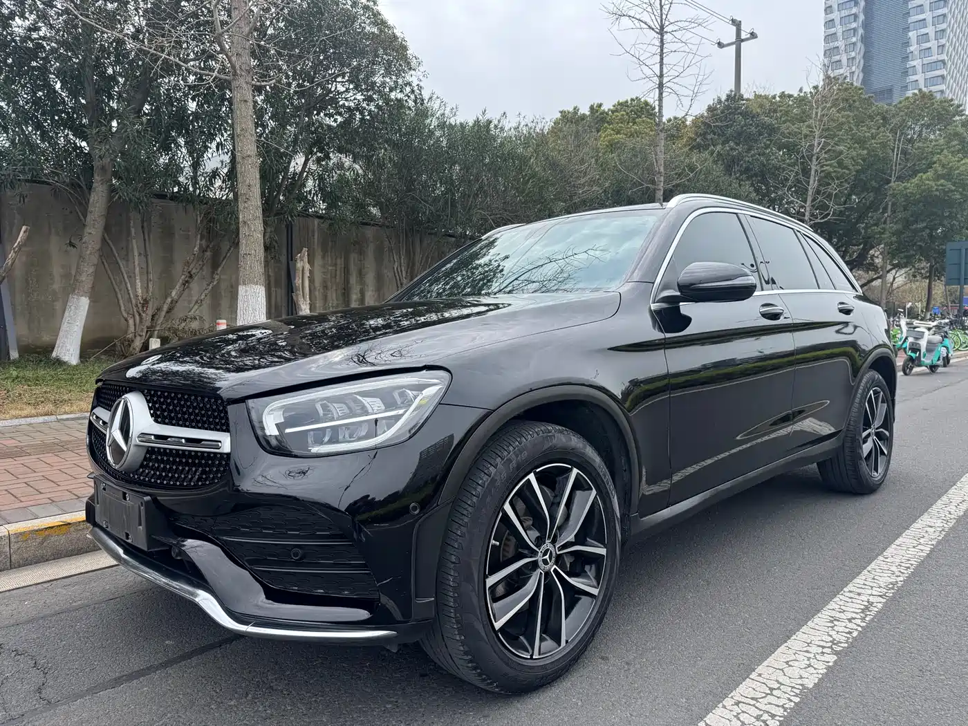 MERCEDES-BENZ GLC