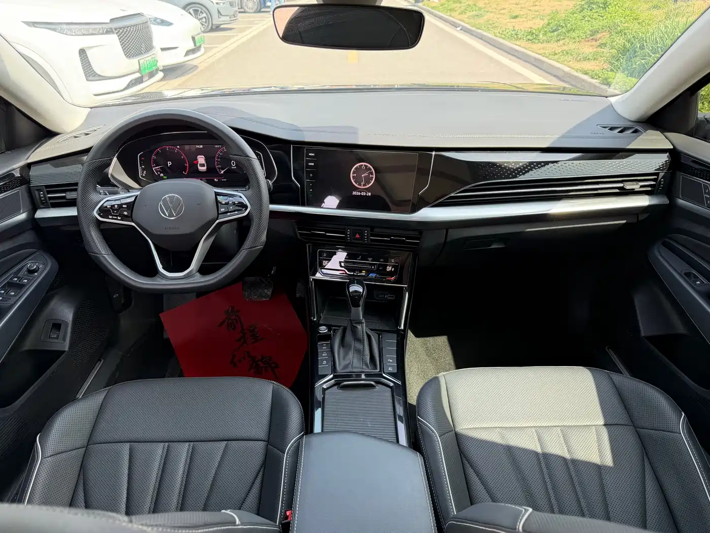 Volkswagen Passat 2024 380TSI Starlight Luxury Edition фото 13