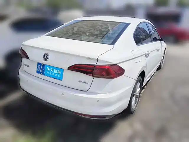 Volkswagen Bora 2019 Facelift 1.5L Automatic Comfort China VI — фото 2