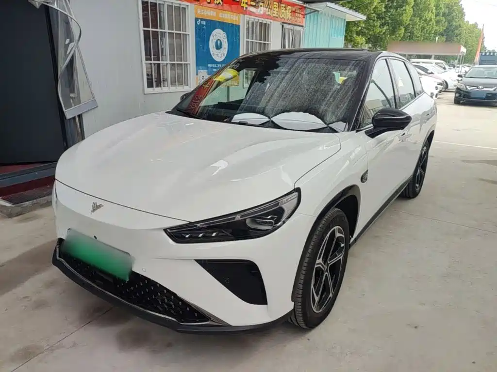 Nezha Auto Nezha L 2026 2024 Extended Range 310 Flash Charge Red Edition