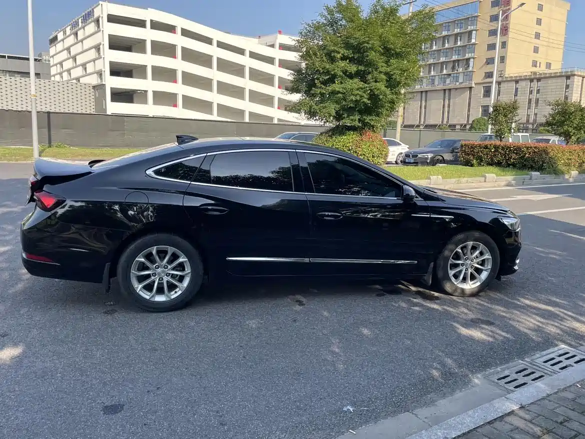 BUICK LACROSSE