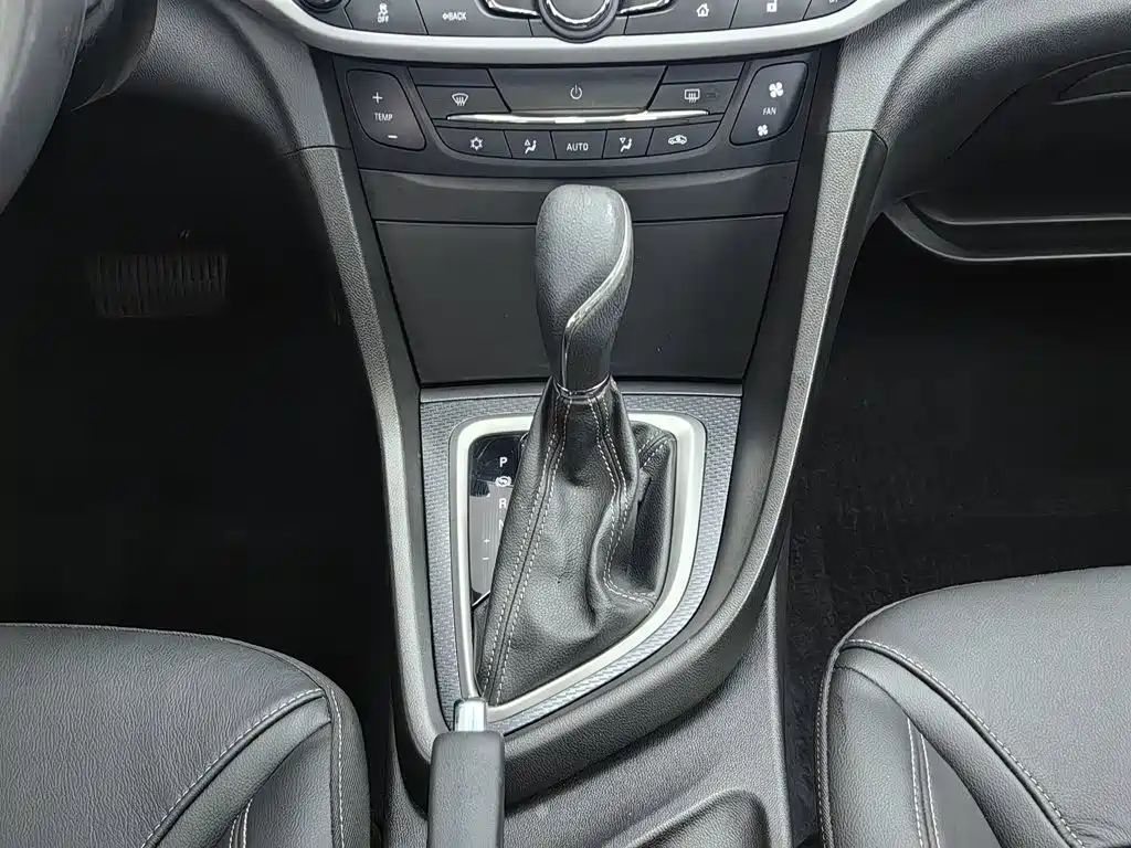 Фото 13 - Buick Excelle