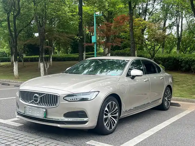 Volvo S90 Plug-in Hybrid 2025 Plug-in Hybrid AWD Long Range Zhiyi Luxury Edition