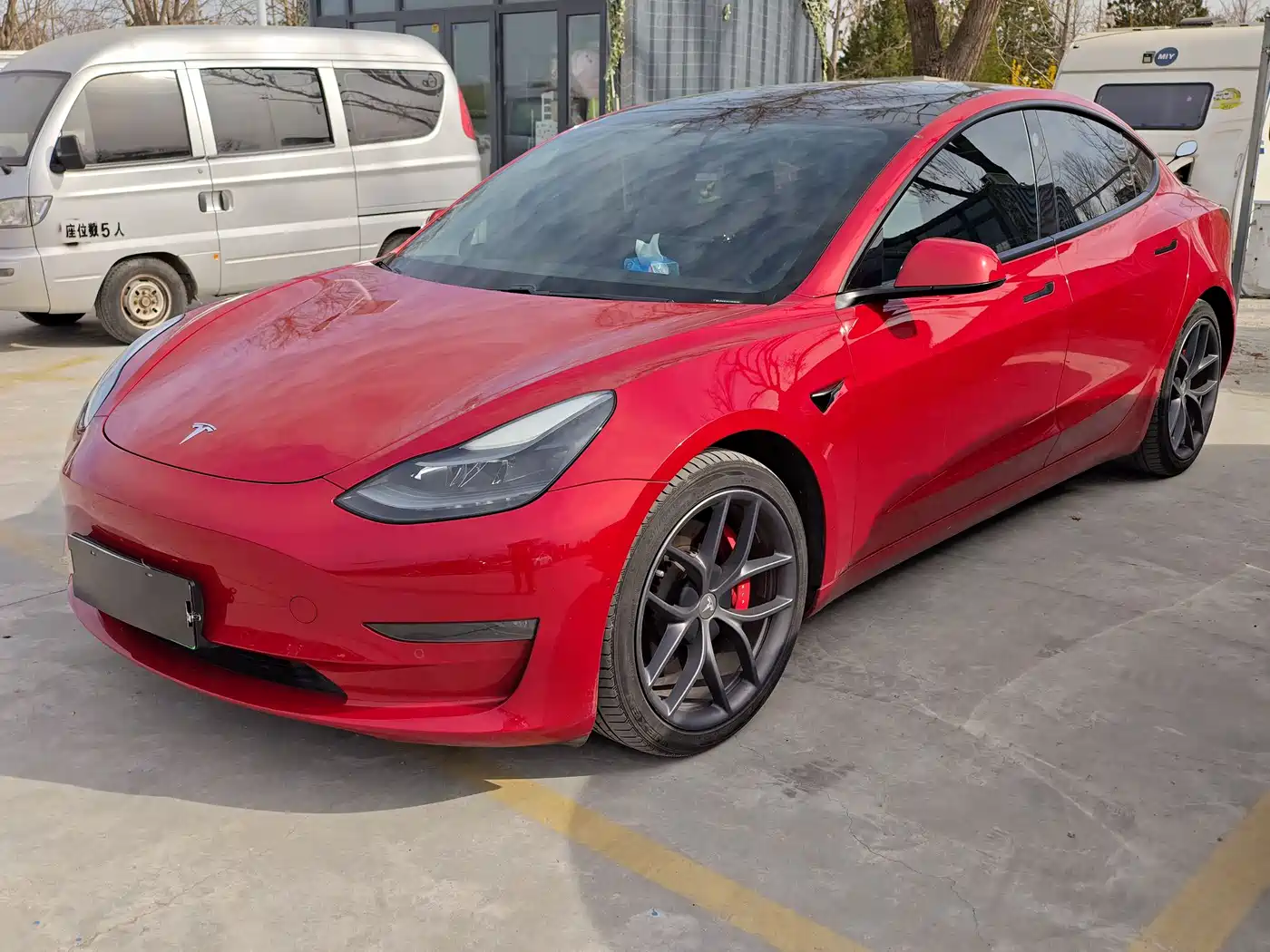 TESLA MODEL 3