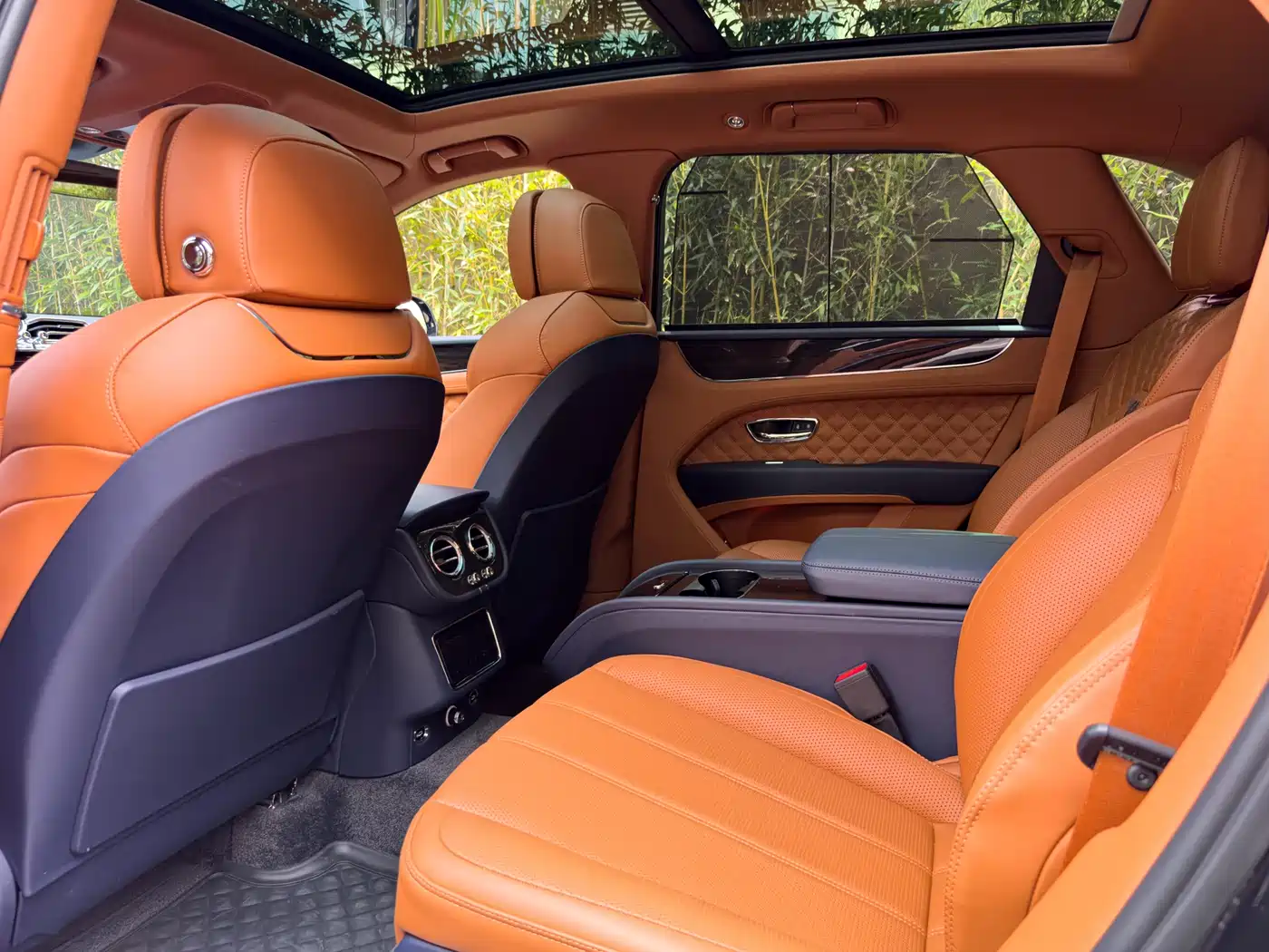 BENTLEY TIMYUE PLUG IN HYBRID