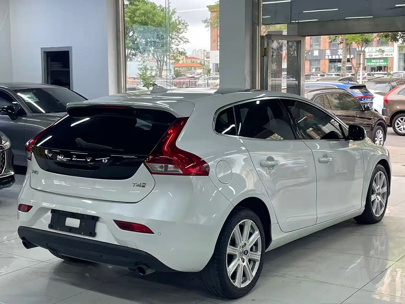 Volvo V40 2018 2017 T4 Inscription
