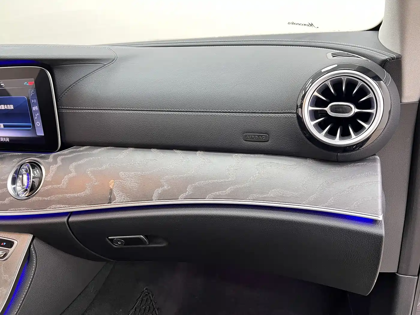 Mercedes-Benz CLS 2018 CLS 300 Dynamic фото 27