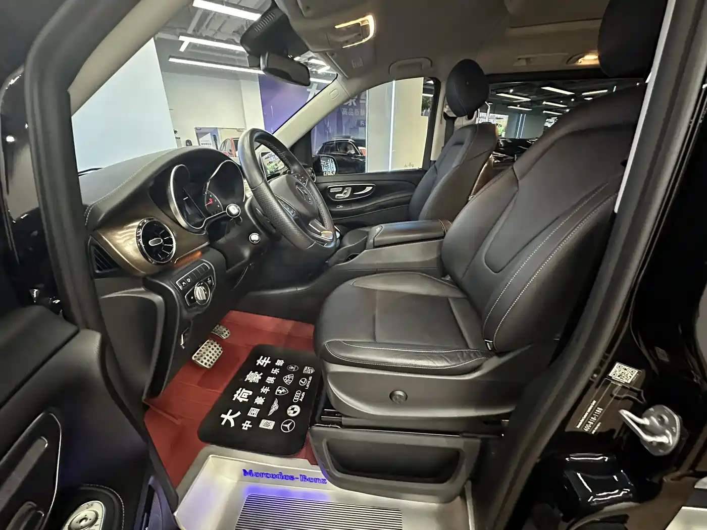 Mercedes-Benz V-Class 2020 V 260 Luxury Edition фото 17