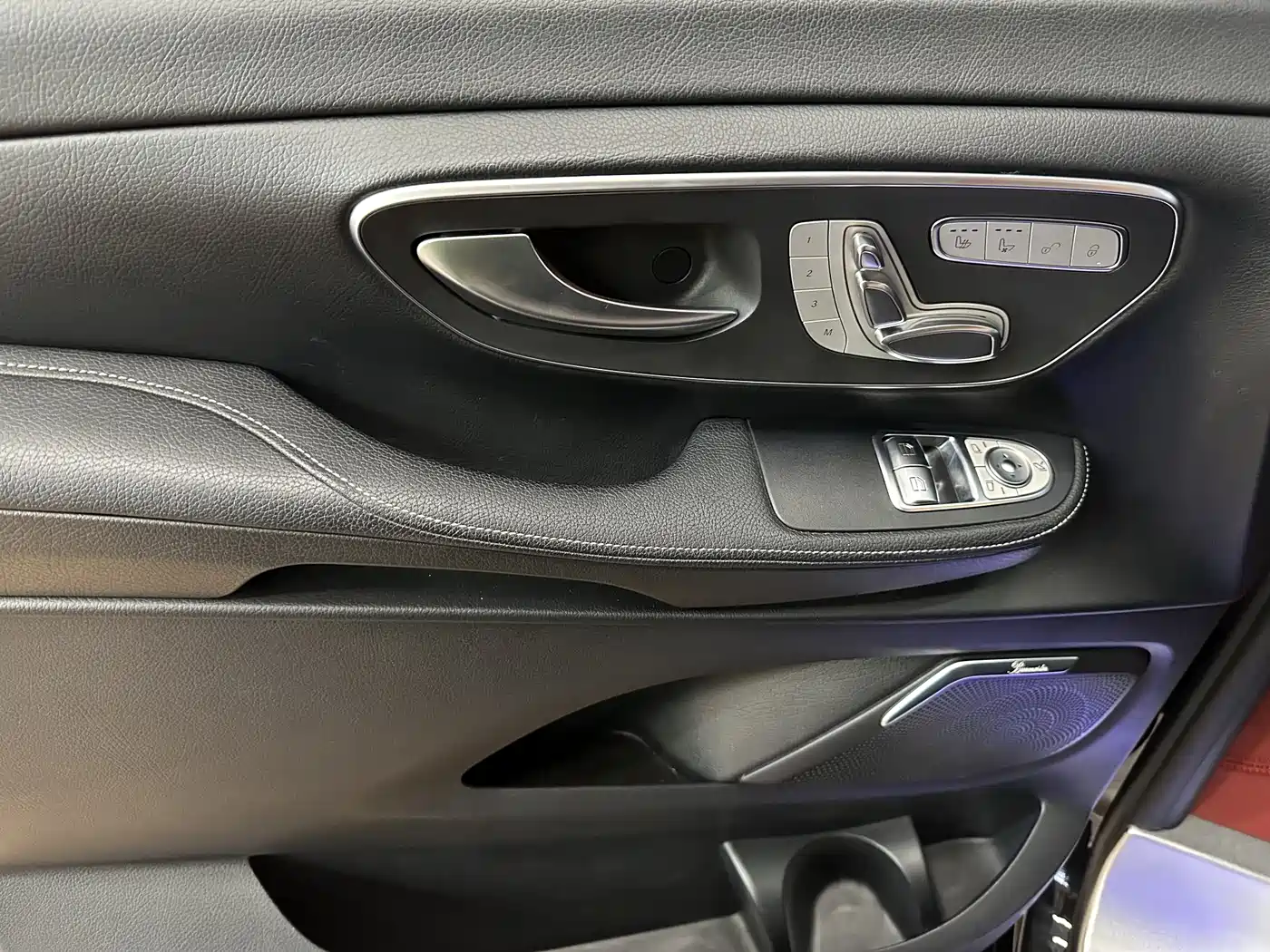 Mercedes-Benz V-Class 2020 V 260 Luxury Edition фото 13