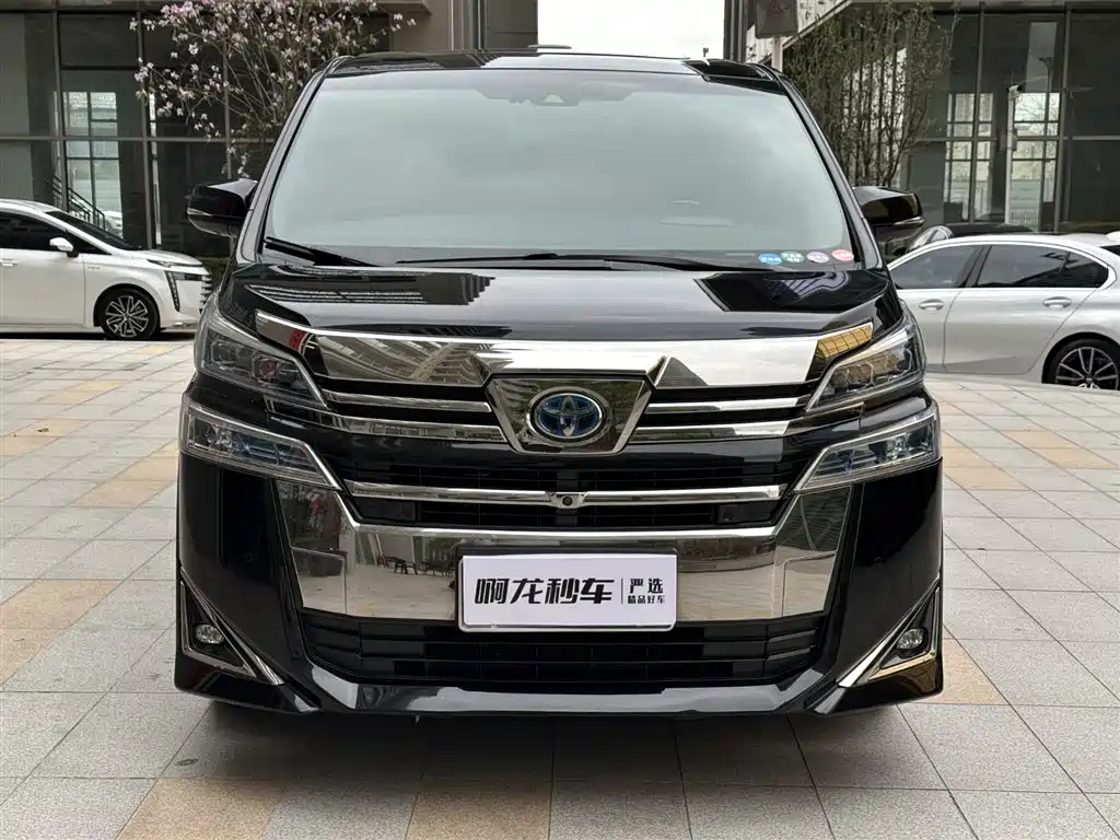 Toyota Vellfire 2020 Twin Engine 2.5L HV Premium Edition фото 4