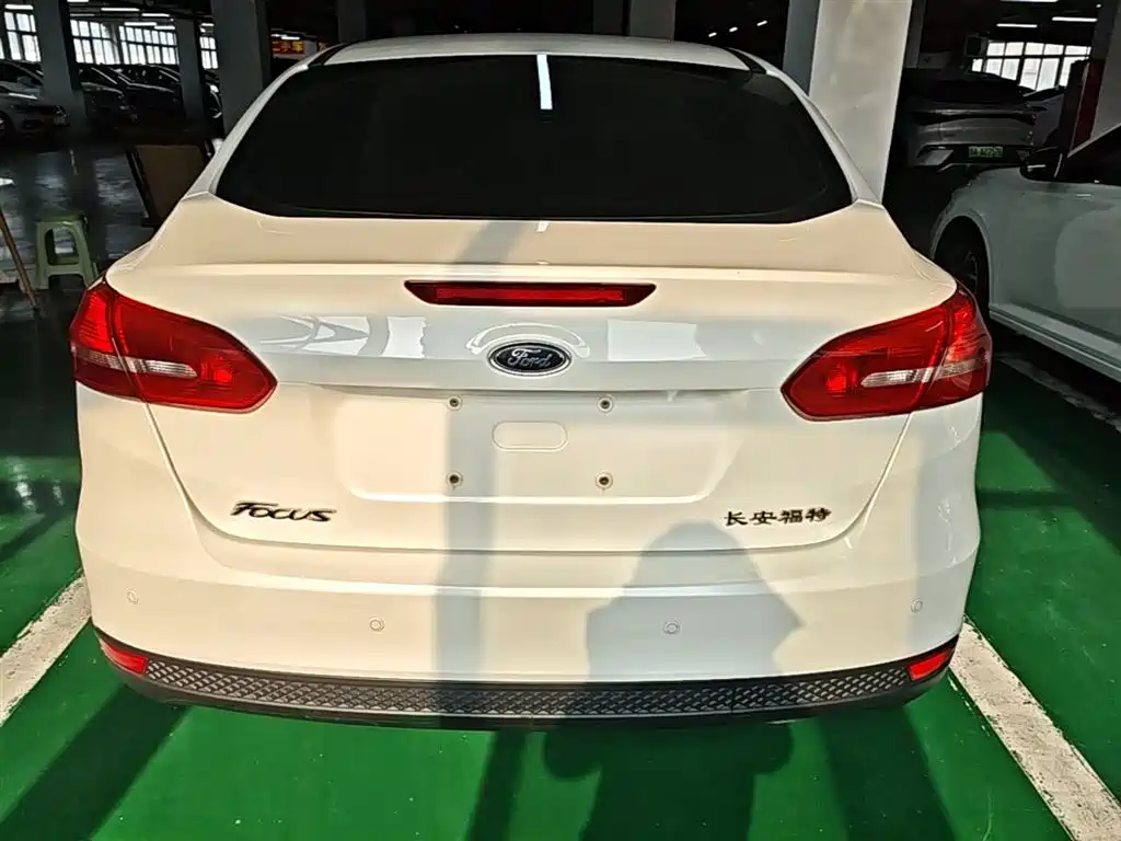 Фото 6 - Ford Focus