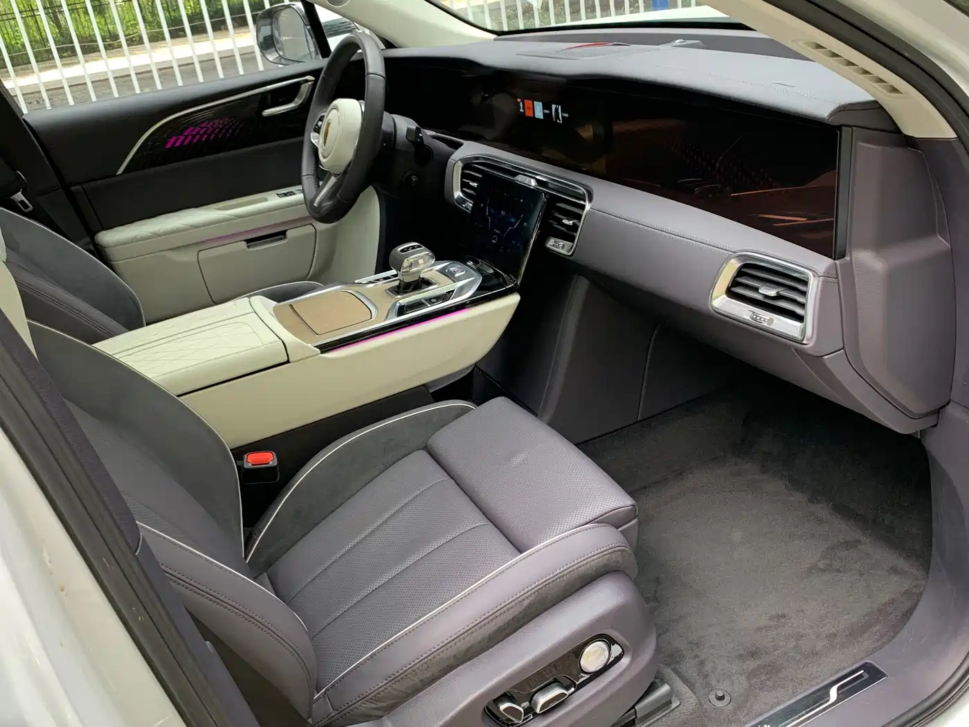 Hongqi E-HS9 2023 2022 690km Qi Xiang Edition (6-seater)