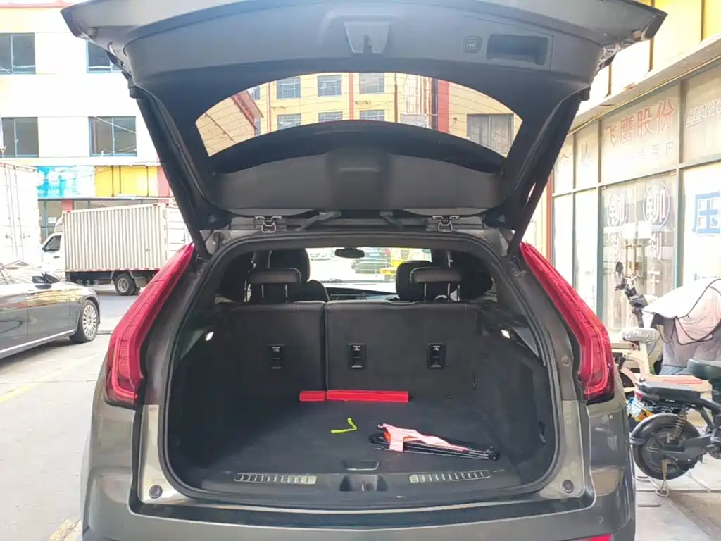 Cadillac XT4 2019 2018 28T FWD Leading Edition