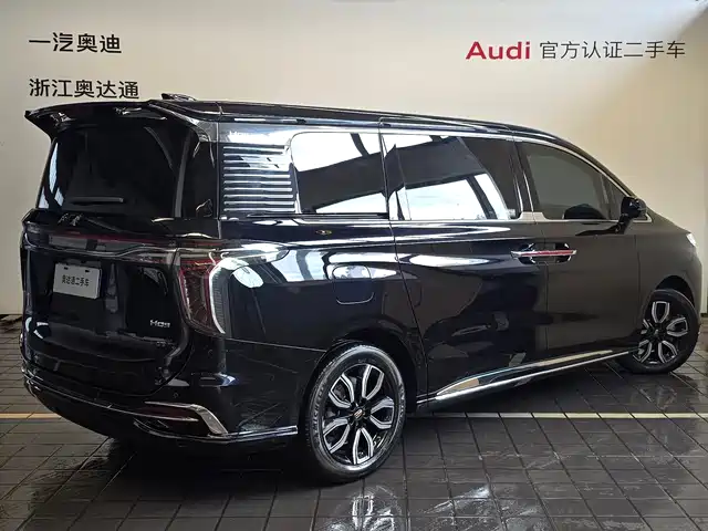 Hongqi HQ9 2023 2.0T Smart Connect Flag Enjoy Edition — фото 3