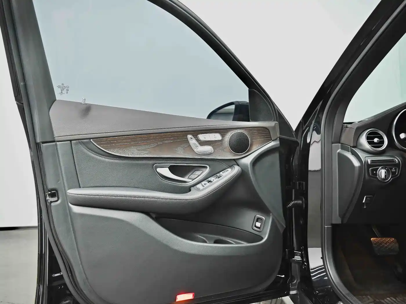 Mercedes-Benz GLC 2020 Facelift GLC 260 L 4MATIC Luxury фото 33