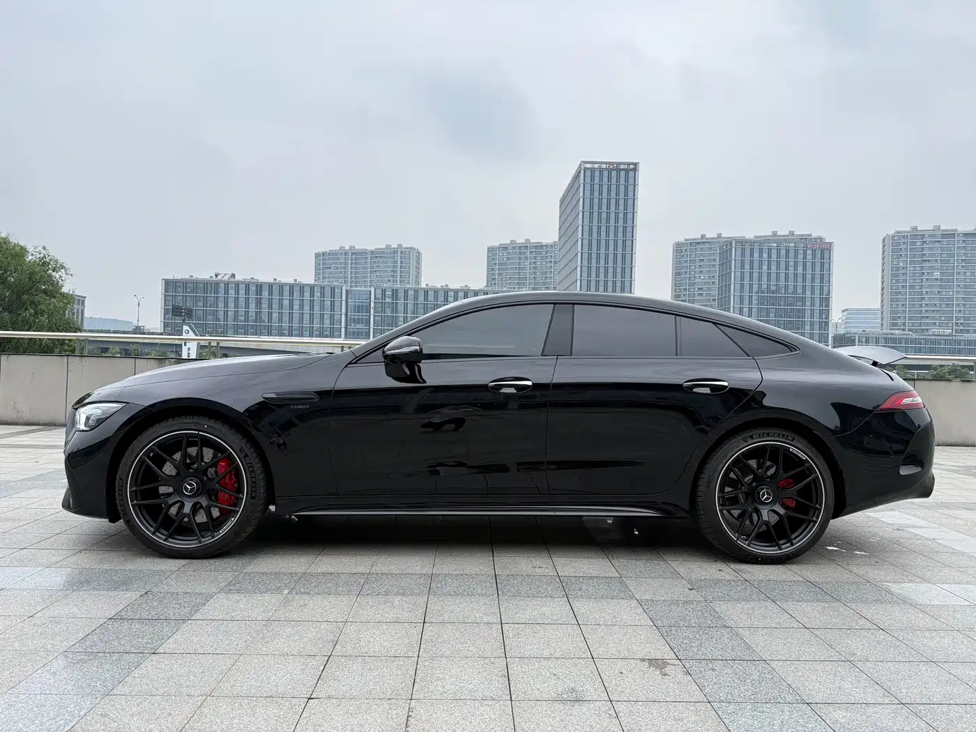 MERCEDES-BENZ AMG GT
