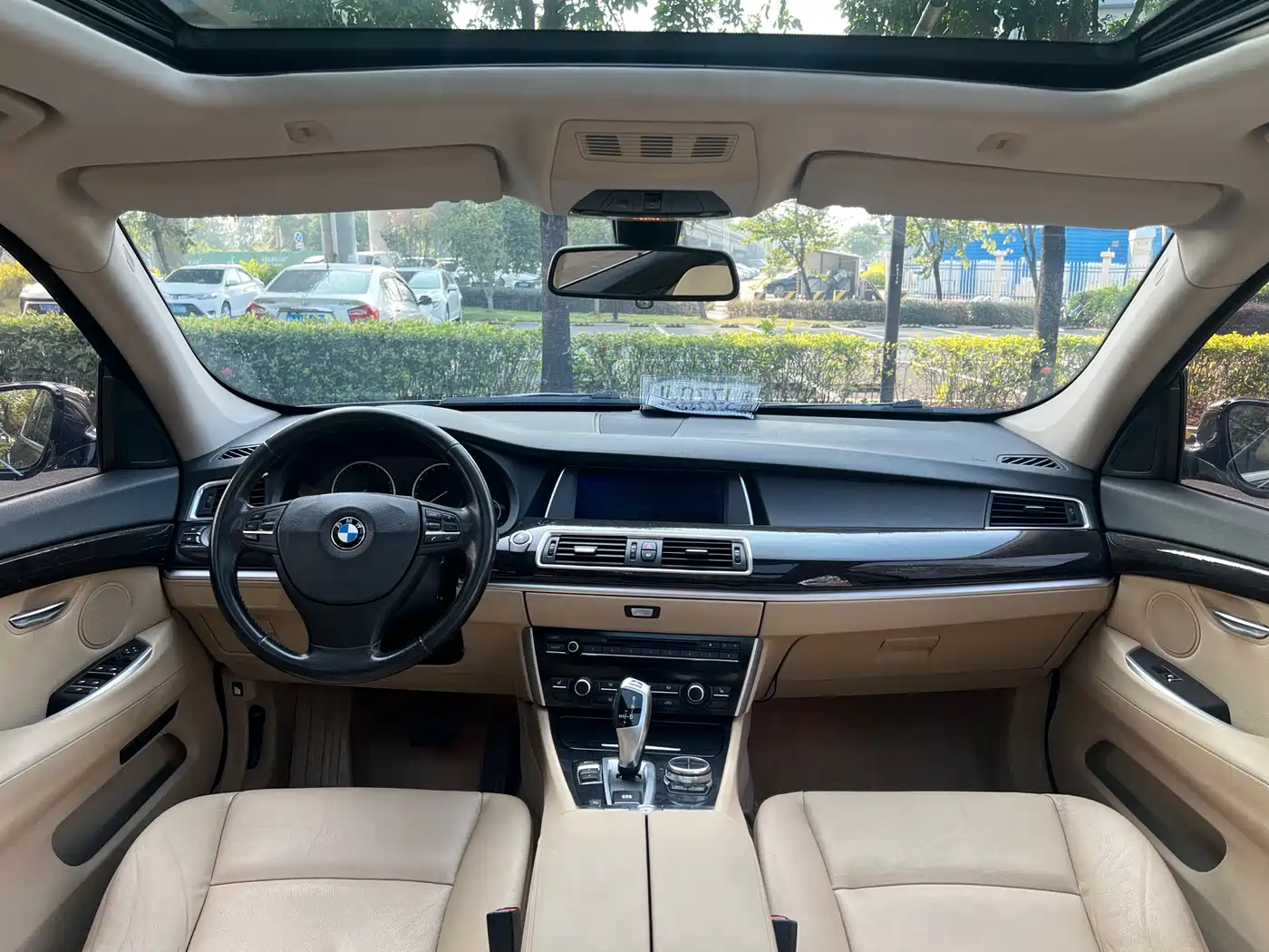 BMW 5 Series GT 2013 535i Elegance фото 10