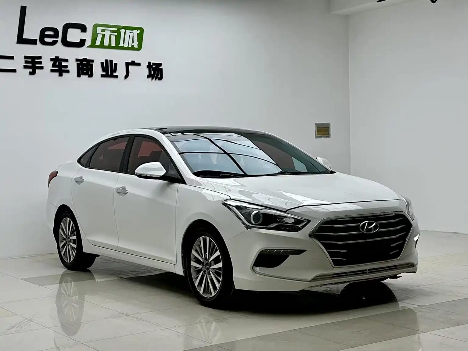 صورة 3 - Hyundai Mistra
