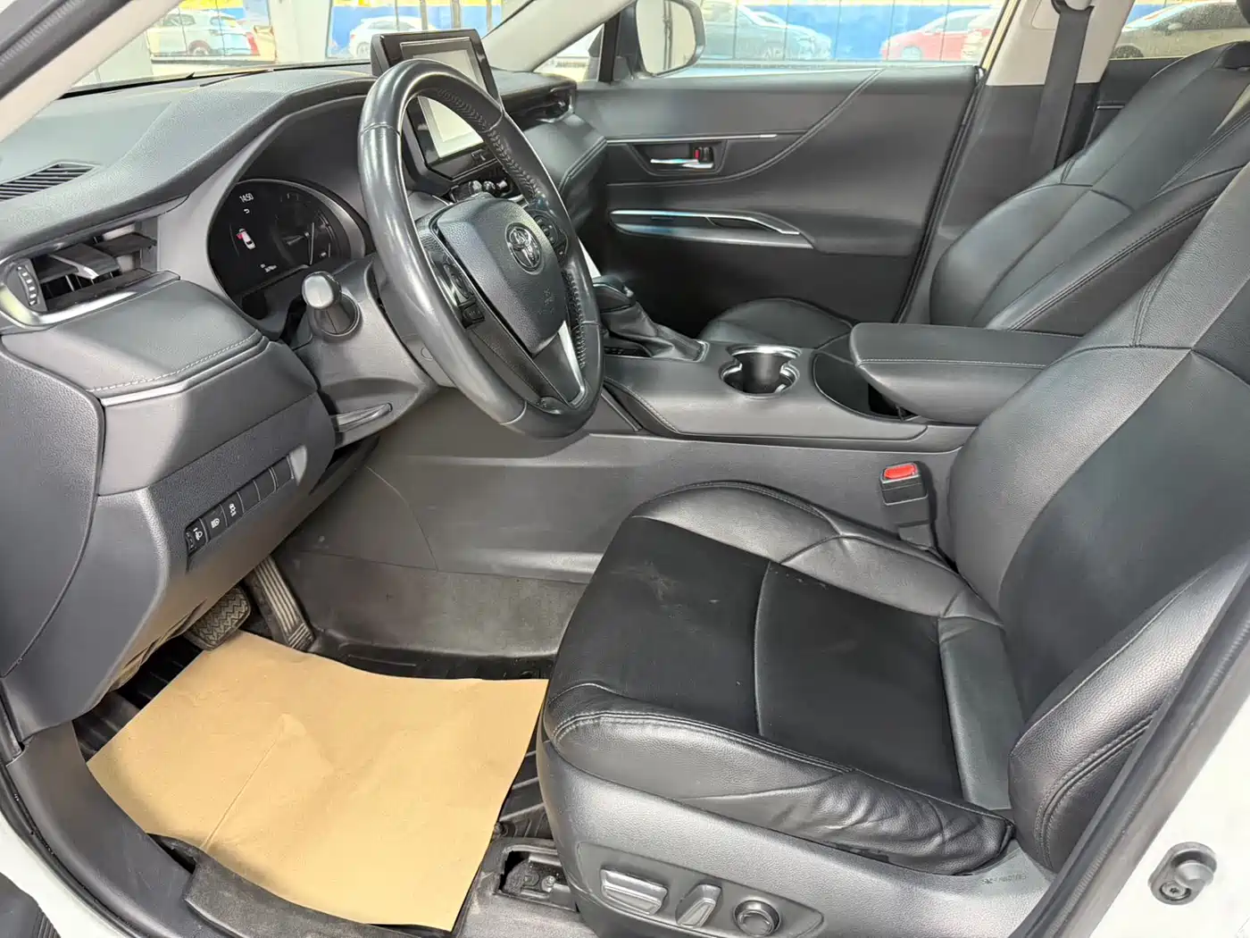 Toyota Lingfang HARRIER 2022 2.0L CVT 2WD Progressive Edition фото 9