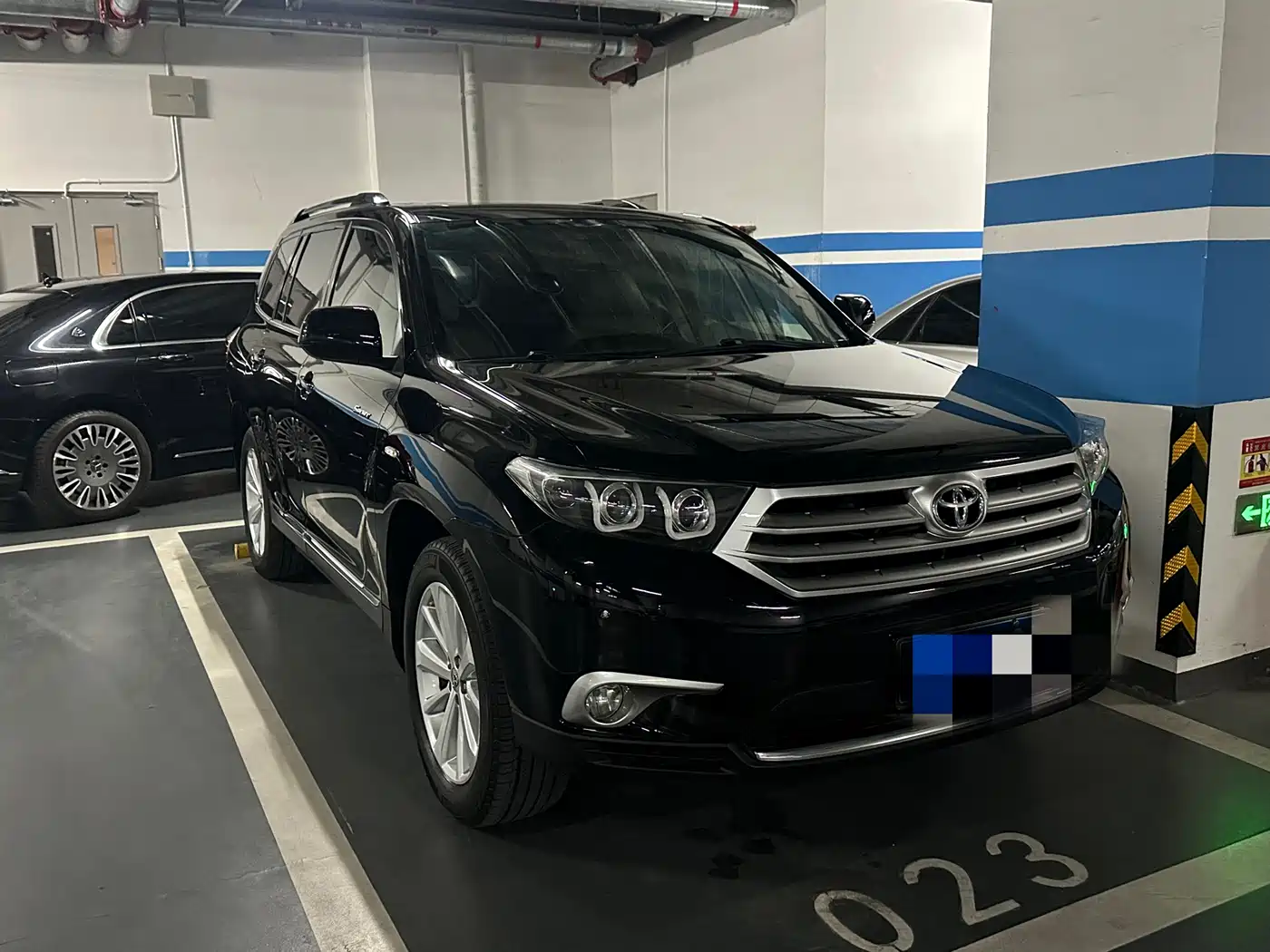 Toyota Highlander 2012 3.5L AWD 7-Seater Luxury Edition фото 2