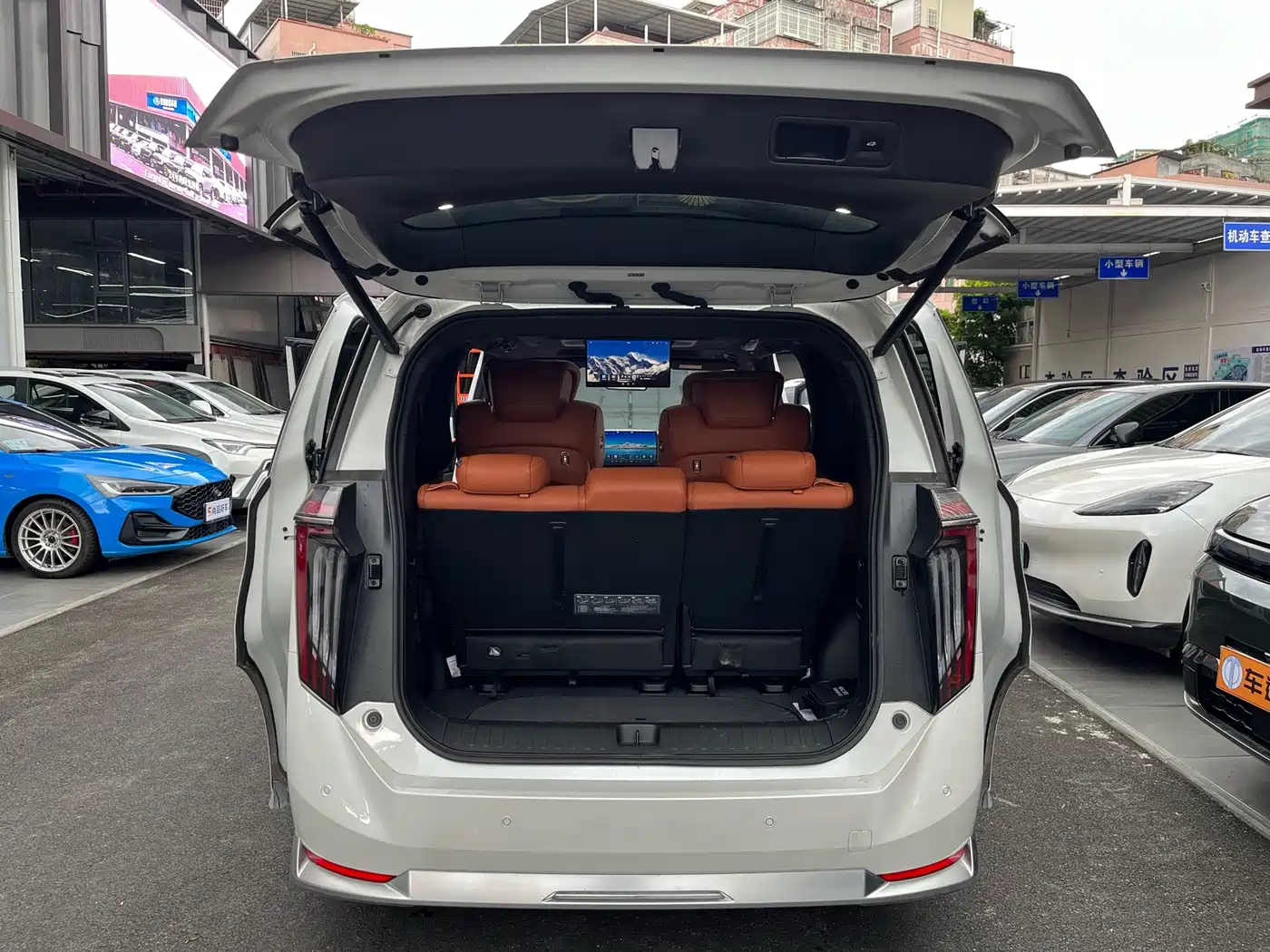 GAC Trumpchi Trumpchi Xiangwang M8 2025 2025 Model QianKun Series Ultra First Class