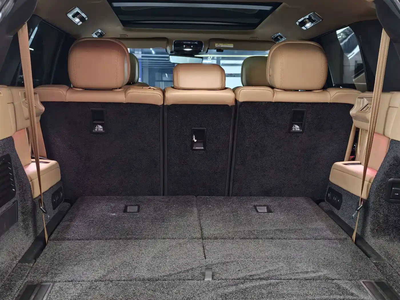 Land Rover Range Rover 2023 2023 3.0 L6 400PS Golden Age 7-Seater Long Wheelbase