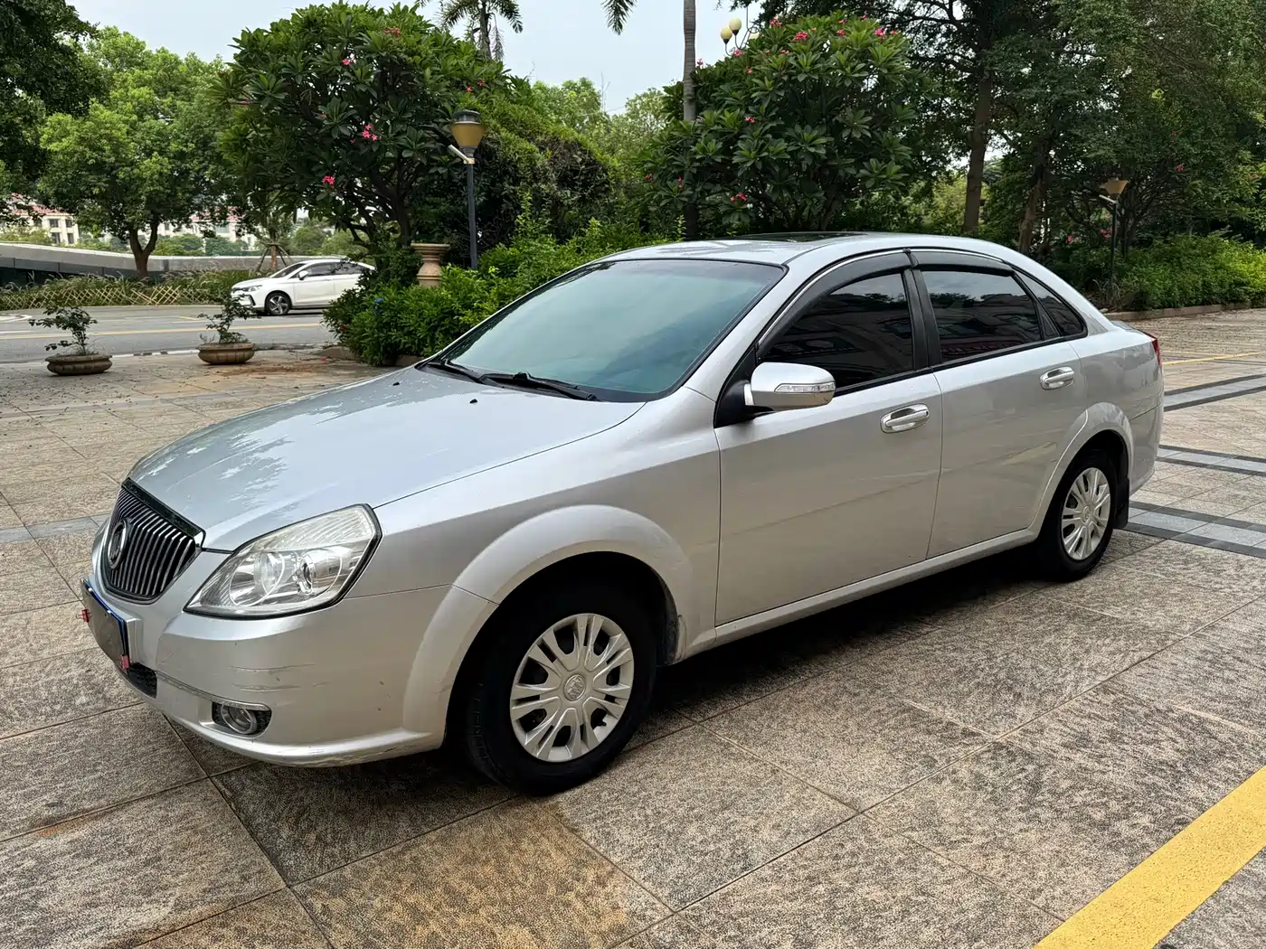 Photo 1 - Buick Excelle