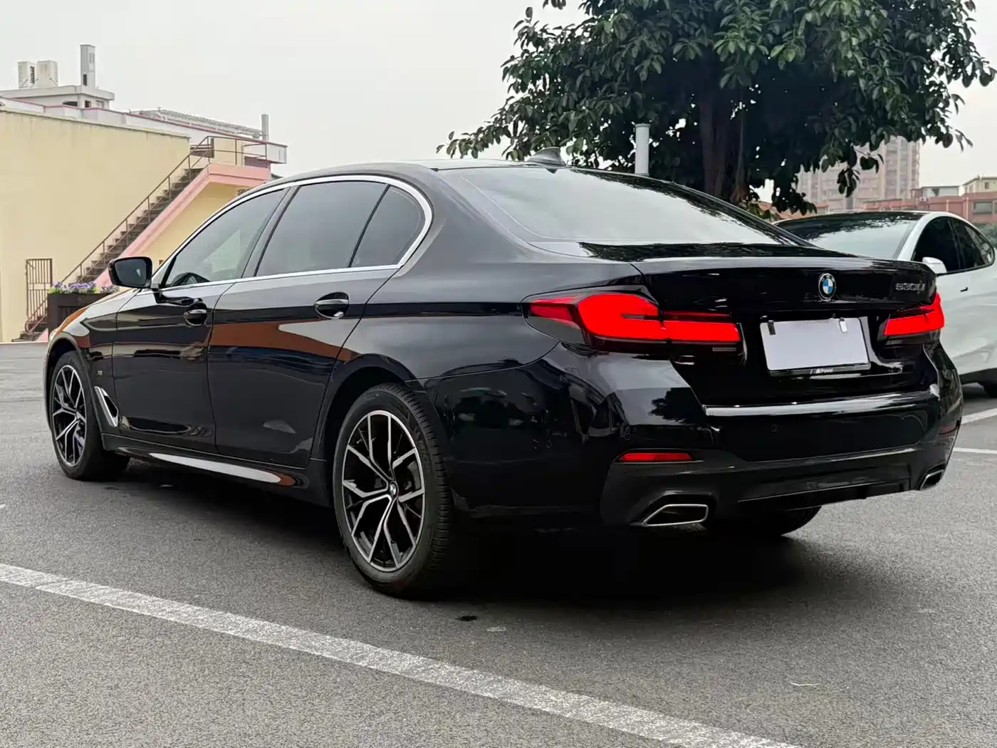 BMW 5 SERIES