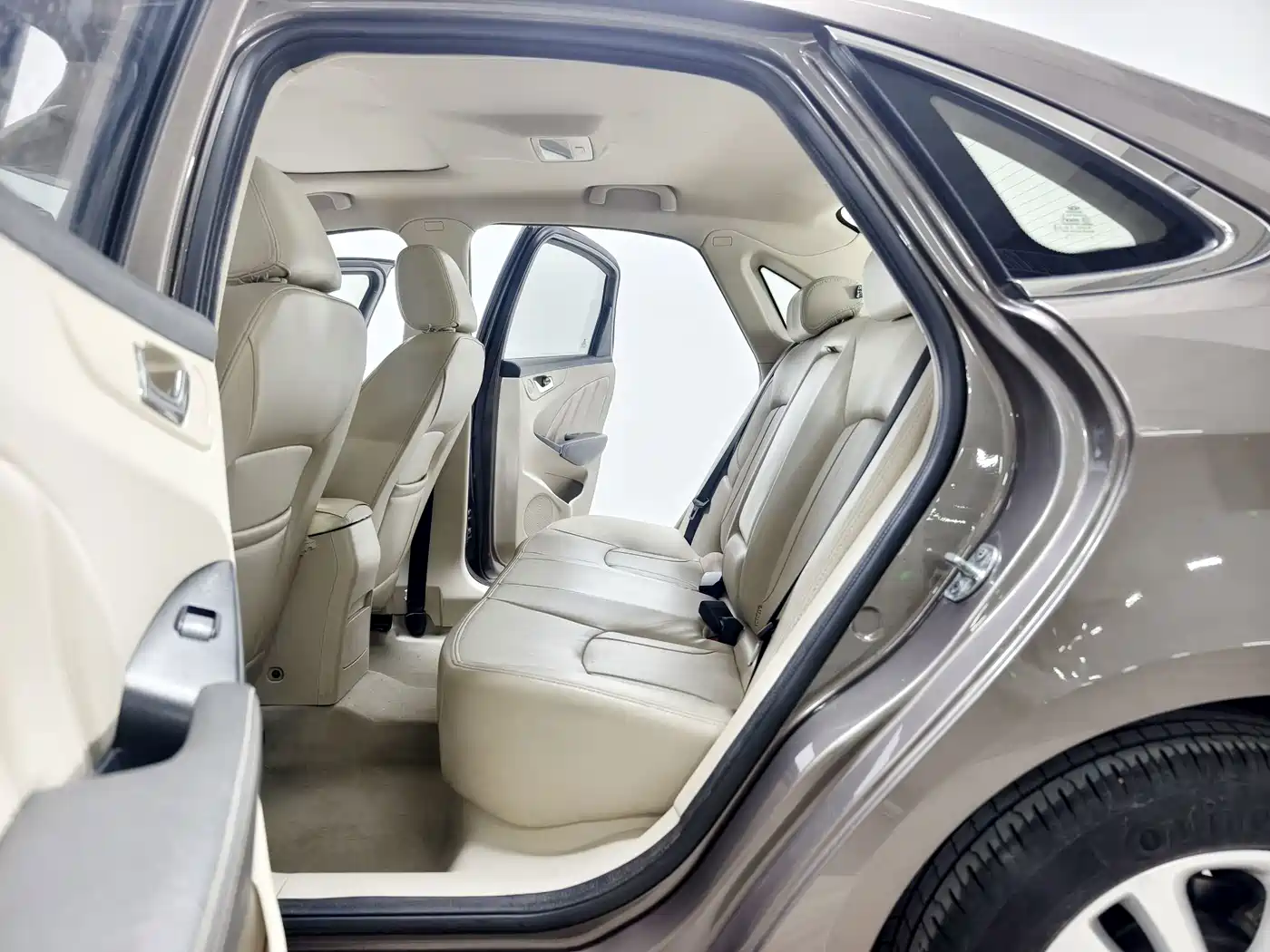Chery Arrizo 7 2015 2015 1.6L Manual Zhishang Edition