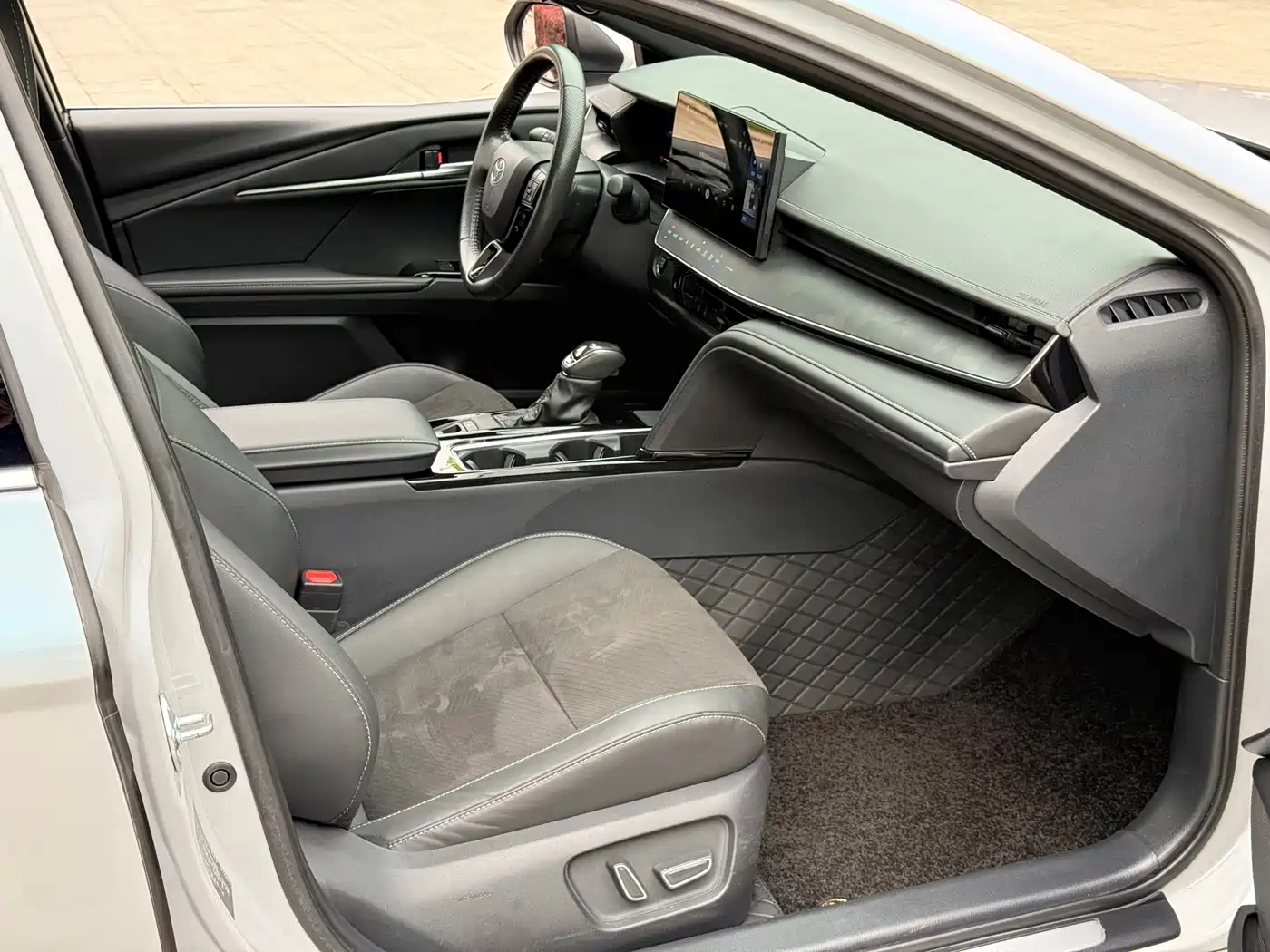 Toyota Camry 2024 2.0S Sport Edition фото 10