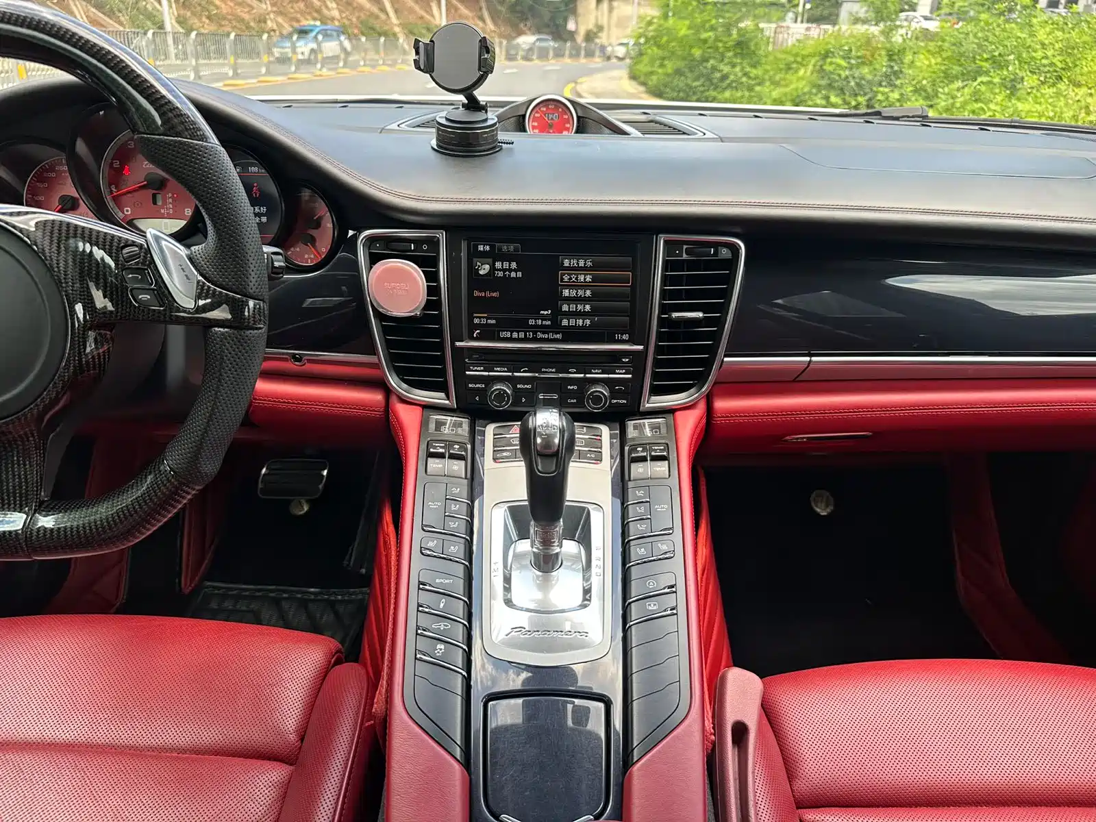 Photo 10 - Porsche Panamera