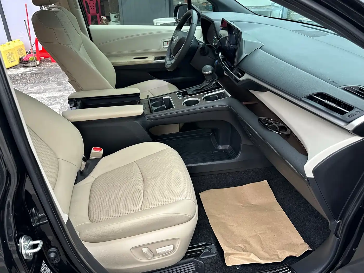 Toyota Sienna 2021 2.5L Hybrid Luxury Edition фото 14