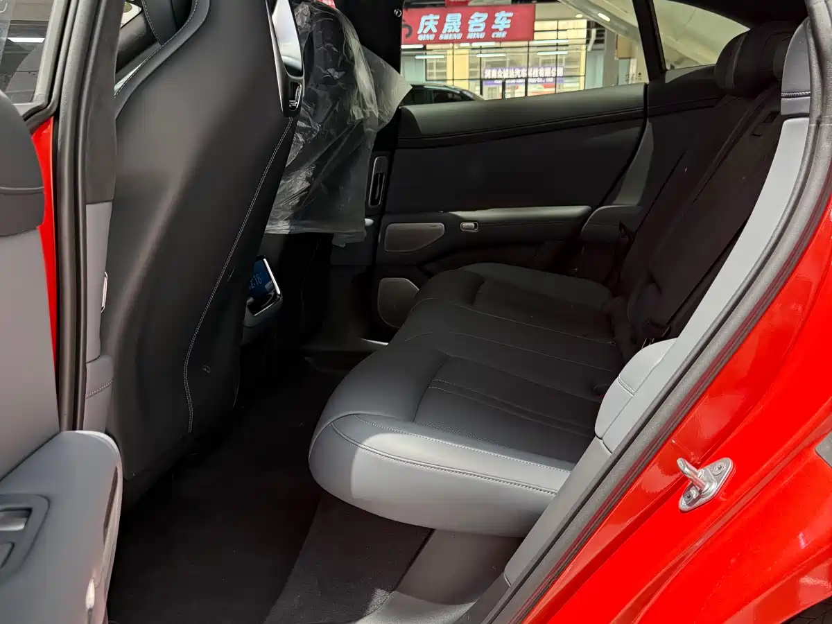 Фото 5 - Xiaomi Auto Xiaomi YU7