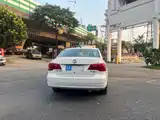 Photo 6 - Volkswagen Jetta