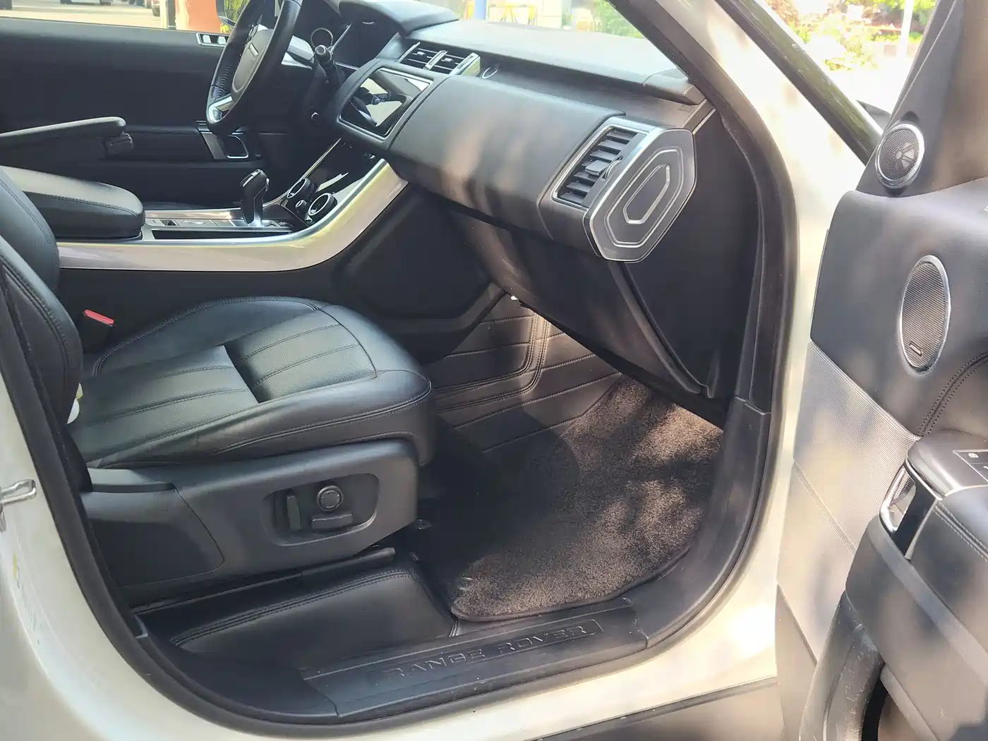 Land Rover Range Rover Sport 2021 3.0 L6 SE фото 17