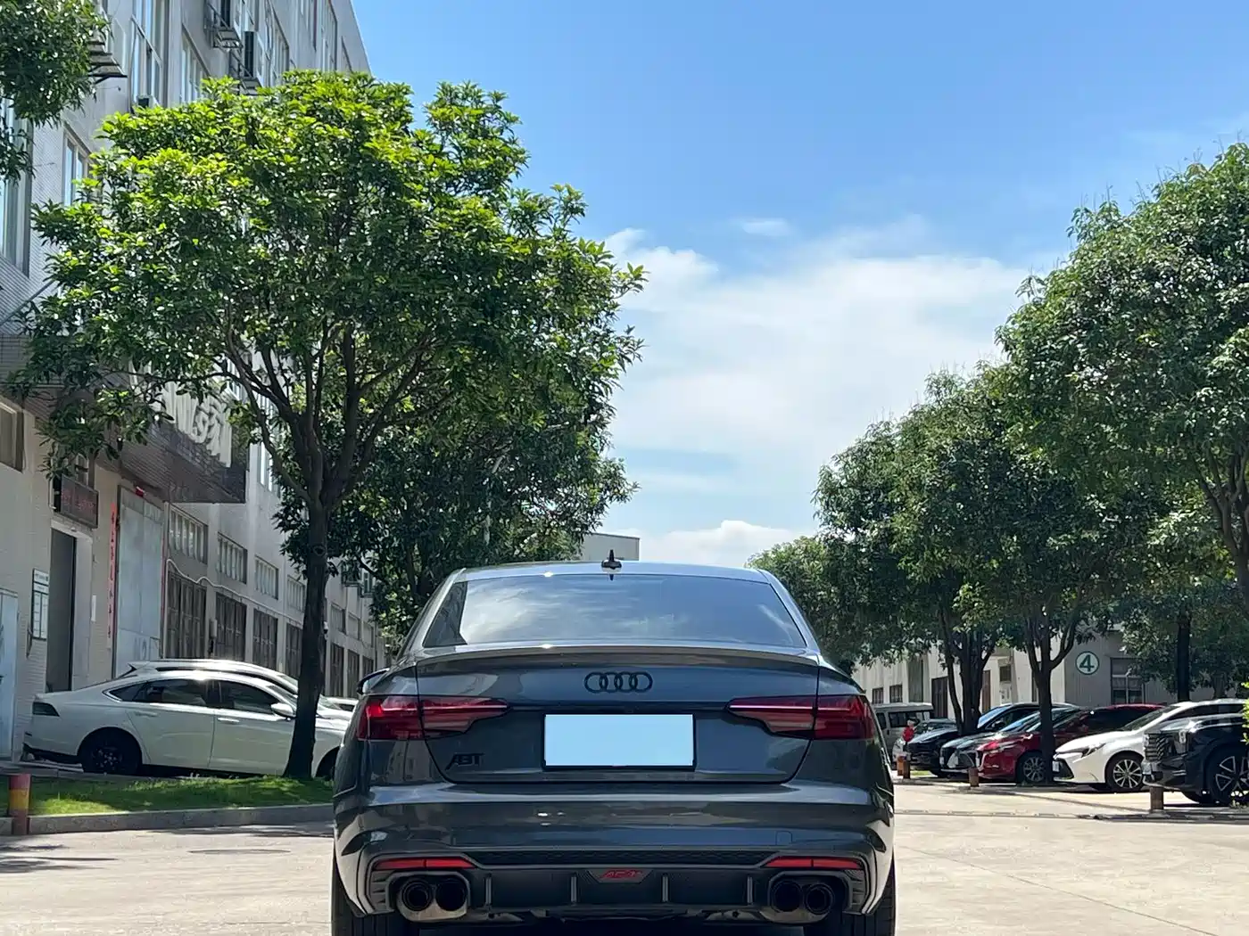 Фото 8 - Audi A4L