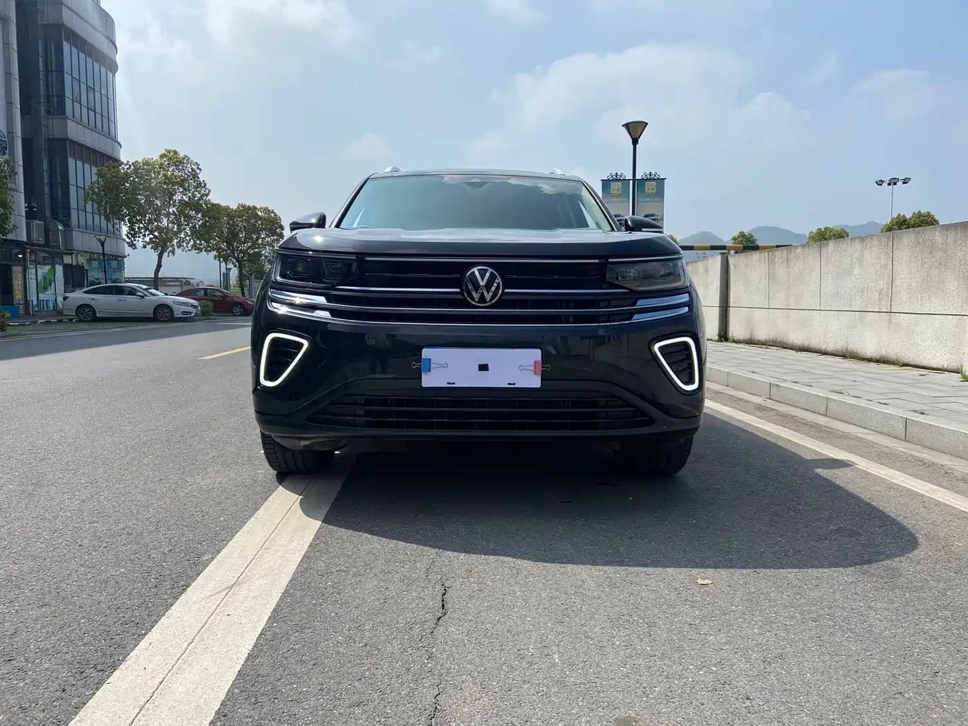 Volkswagen Talagon 2023 330TSI Luxury Touring Edition фото 2