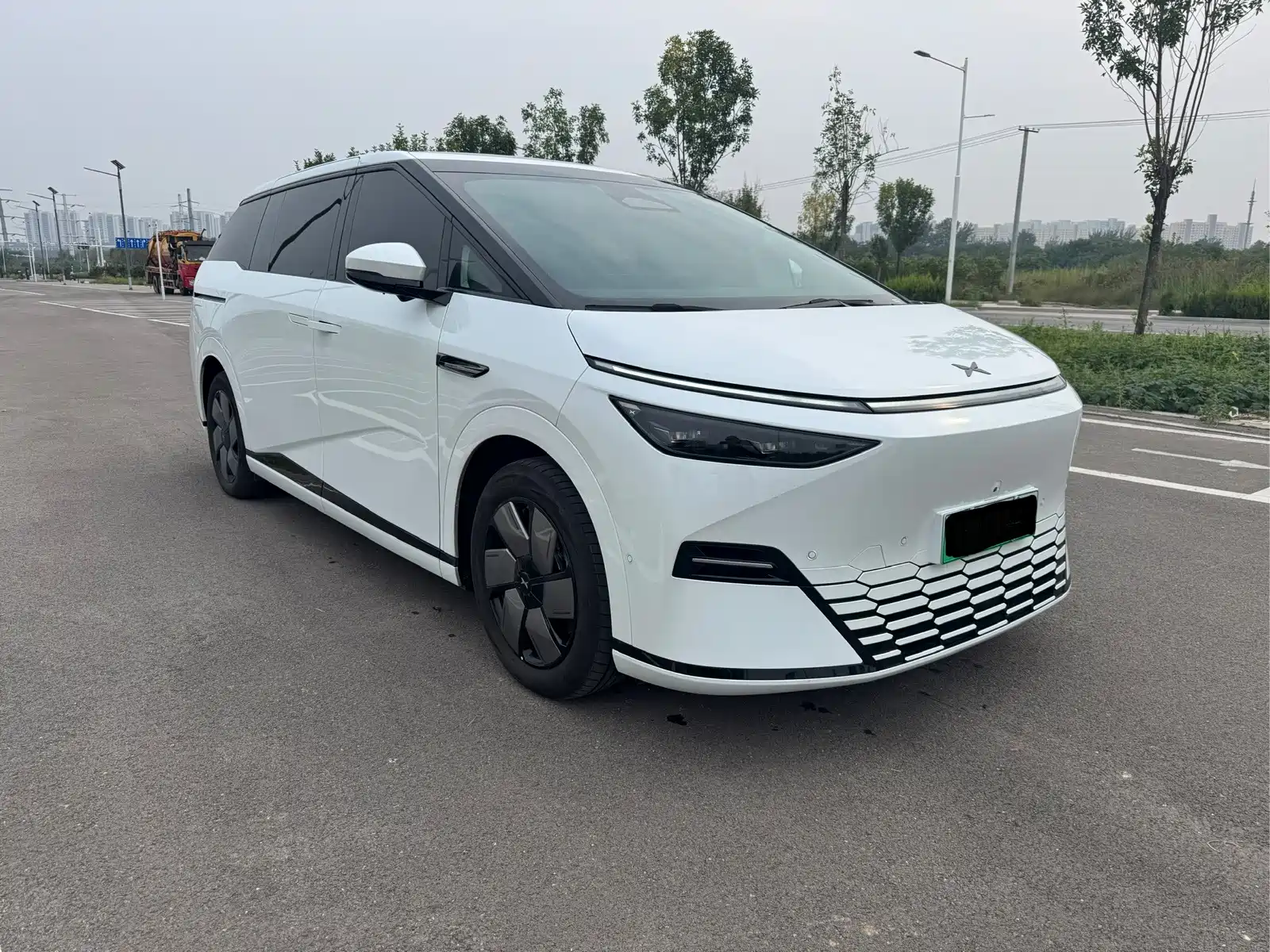 Фото 3 - XPeng X9