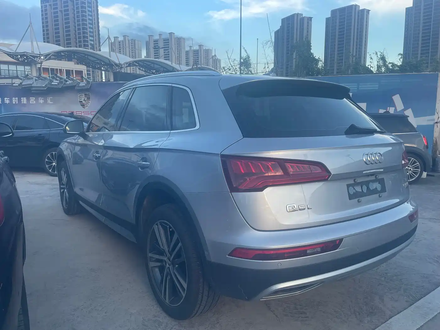 Фото 6 - Audi Q5L
