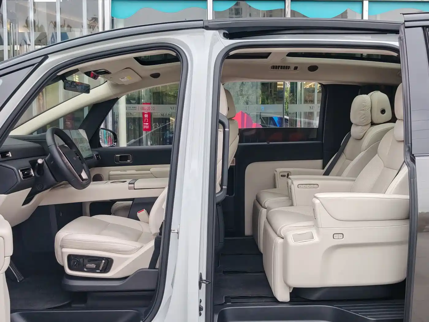 Li Auto MEGA 2025 2025 Model Home Family Special Edition