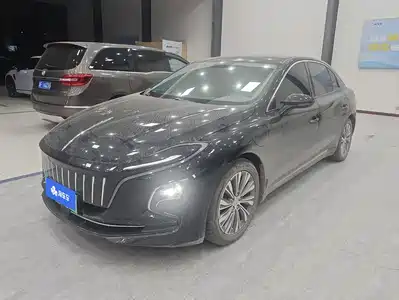 Hongqi E-QM5