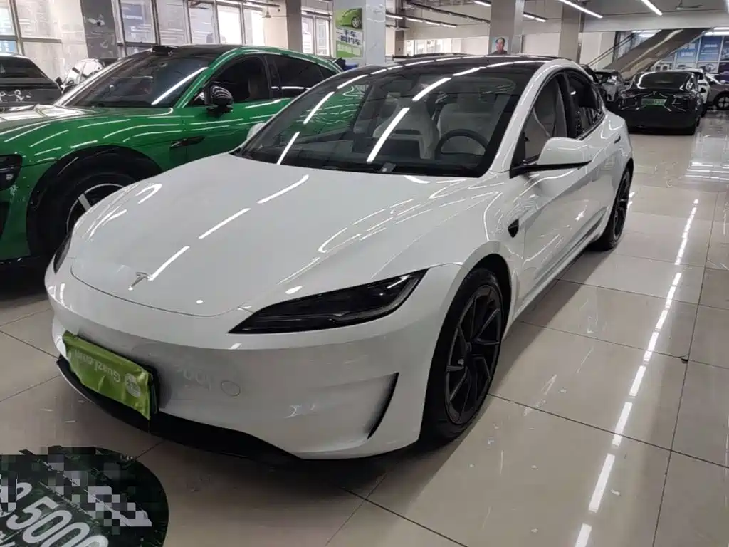 Tesla Model 3 2024